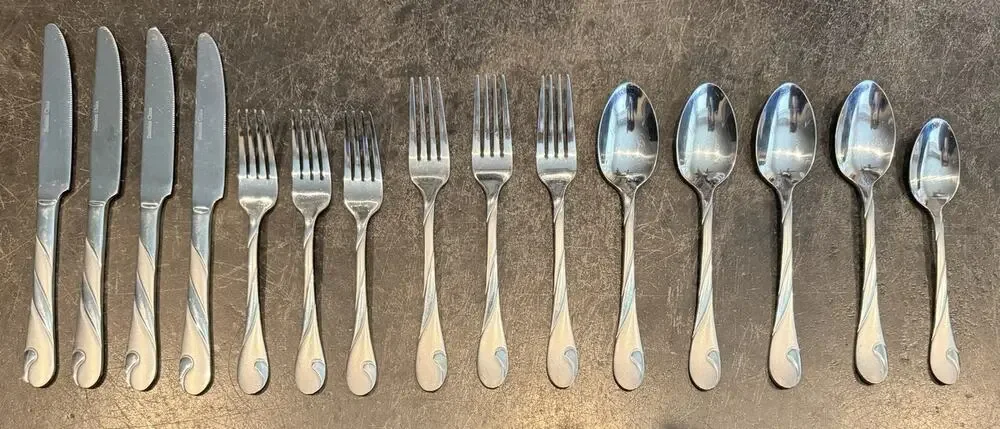Hampton Silversmiths Jaclyn Smith Bella Frost Flatware (Lot of 15) Replacements